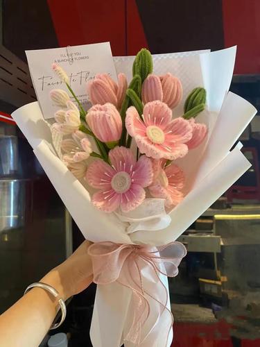 指尖绽放的浪漫 成品可定制郁扭棒编织花卉，点亮节日与心意